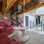 Holiday home Confortable Avec Piscine Chauffee, Pour 23 Pers., Ideal Pour Familles Et Amis - Fr-1-582-101 Lapte