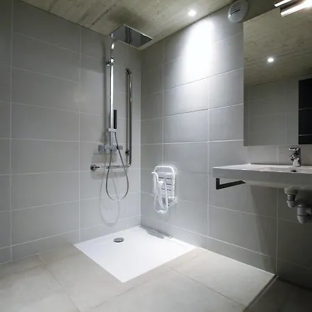 Confortable Avec Piscine Chauffee, Pour 23 Pers., Ideal Pour Familles Et Amis - Fr-1-582-101