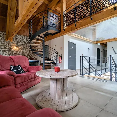 Holiday home Confortable Avec Piscine Chauffee, Pour 23 Pers., Ideal Pour Familles Et Amis - Fr-1-582-101 Lapte