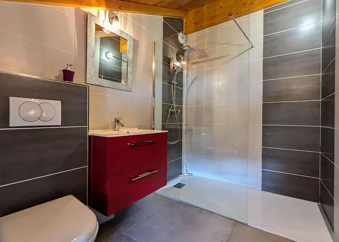 Confortable Avec Piscine Chauffee, Pour 23 Pers., Ideal Pour Familles Et Amis - Fr-1-582-101 度假居