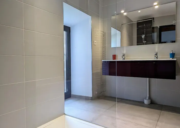 Confortable Avec Piscine Chauffee, Pour 23 Pers., Ideal Pour Familles Et Amis - Fr-1-582-101 *