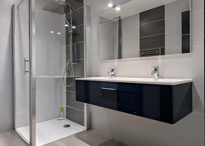 度假居 Confortable Avec Piscine Chauffee, Pour 23 Pers., Ideal Pour Familles Et Amis - Fr-1-582-101 Lapte